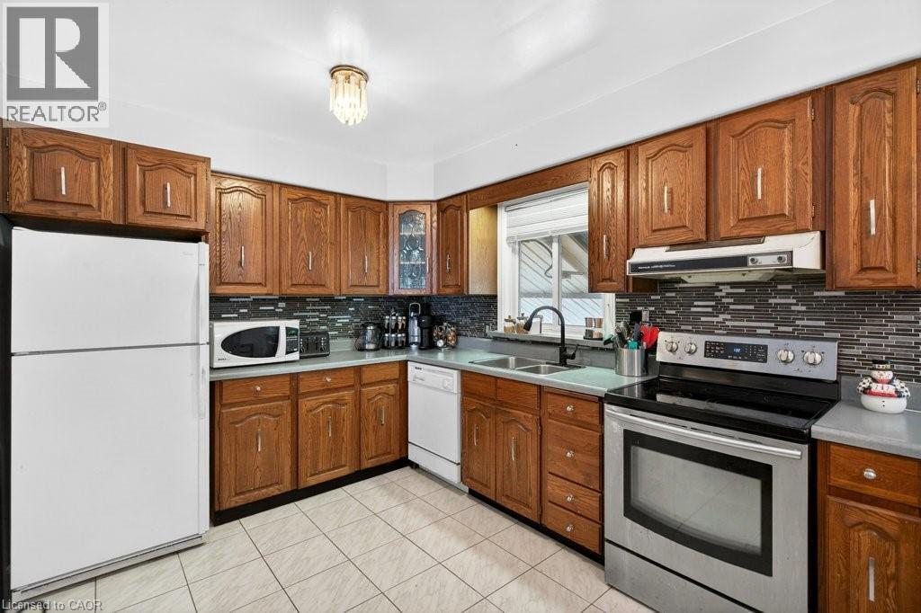 426 East 37th Street, Hamilton, Ontario  L8V 4B8 - Photo 10 - 40792399