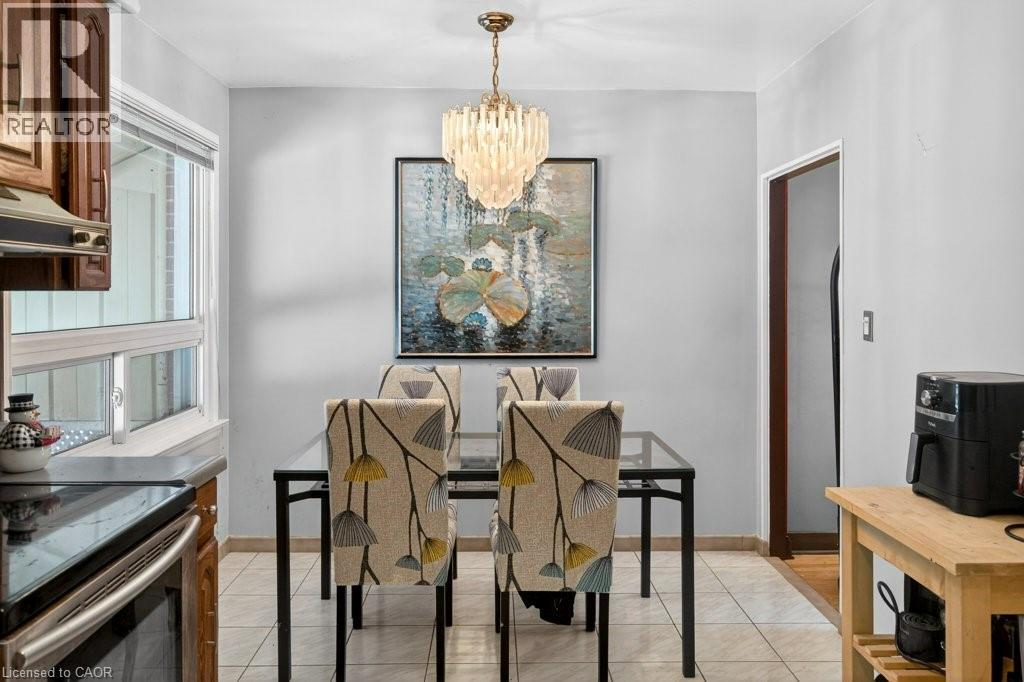 426 East 37th Street, Hamilton, Ontario  L8V 4B8 - Photo 13 - 40792399