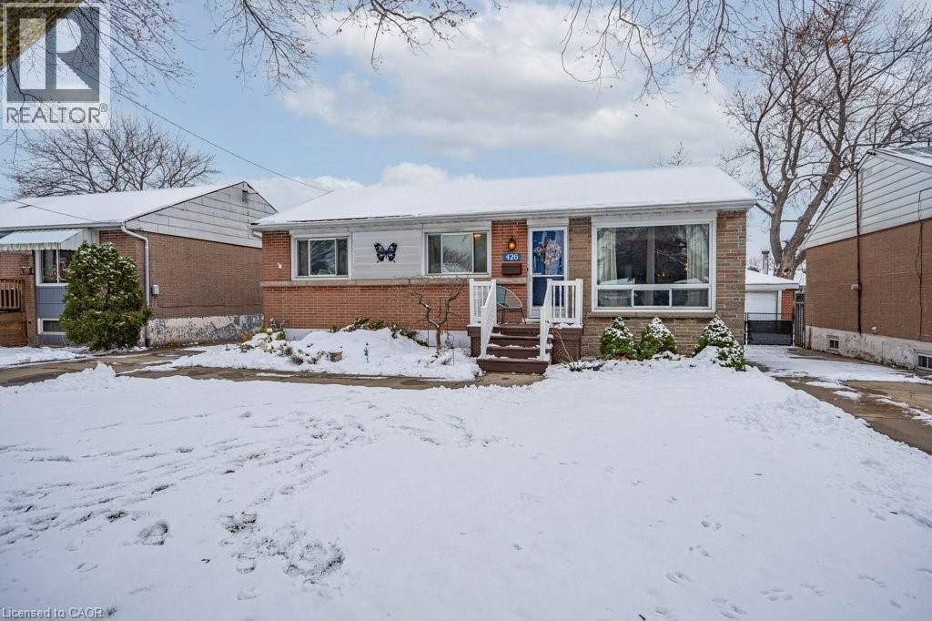 426 East 37th Street, Hamilton, Ontario  L8V 4B8 - Photo 2 - 40792399