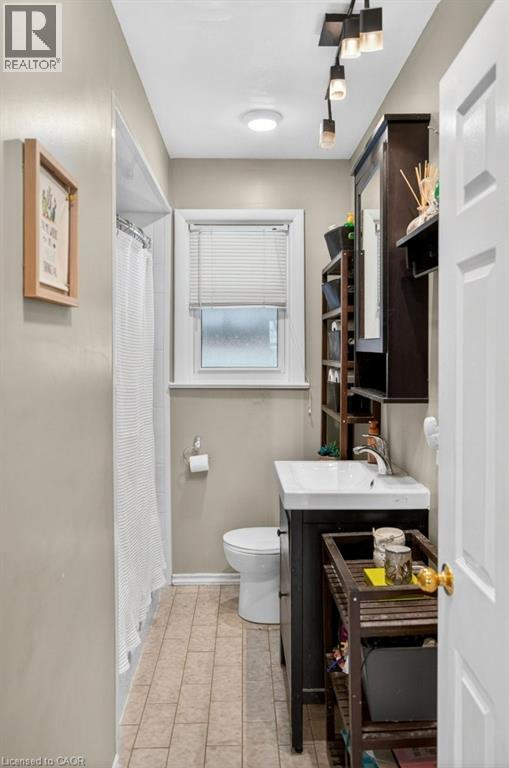 426 East 37th Street, Hamilton, Ontario  L8V 4B8 - Photo 26 - 40792399