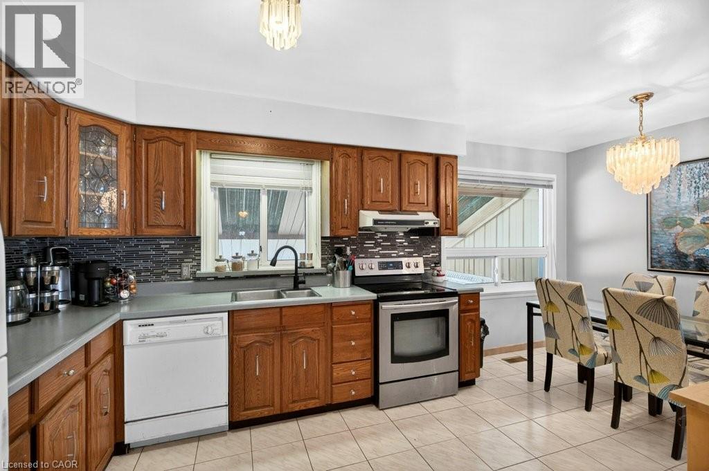 426 East 37th Street, Hamilton, Ontario  L8V 4B8 - Photo 9 - 40792399