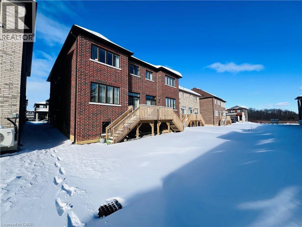 11 Cherry Blossom Heights, Hamilton, Ontario  L9B 0E9 - Photo 3 - 40792259