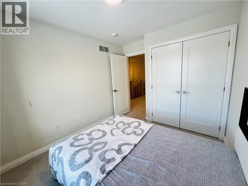 11 Cherry Blossom Heights, Hamilton, Ontario  L9B 0E9 - Photo 27 - 40792259