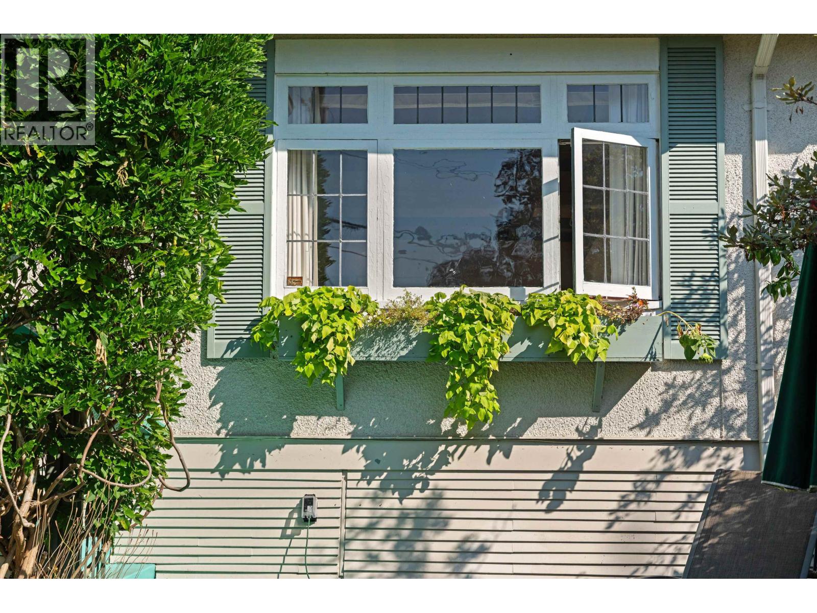 1376 11th Street, West Vancouver, British Columbia  V7T 2M9 - Photo 31 - R3072157