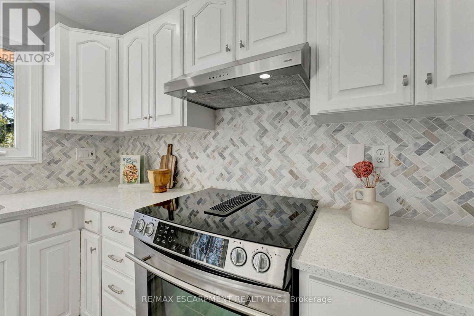 216 Sioux Road, Hamilton, Ontario  L9G 1P8 - Photo 15 - X12237208