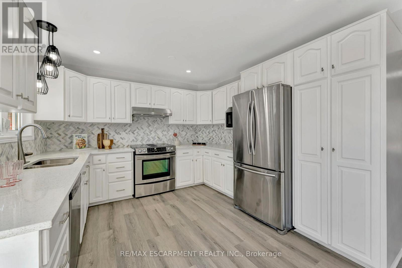 216 Sioux Road, Hamilton, Ontario  L9G 1P8 - Photo 14 - X12237208