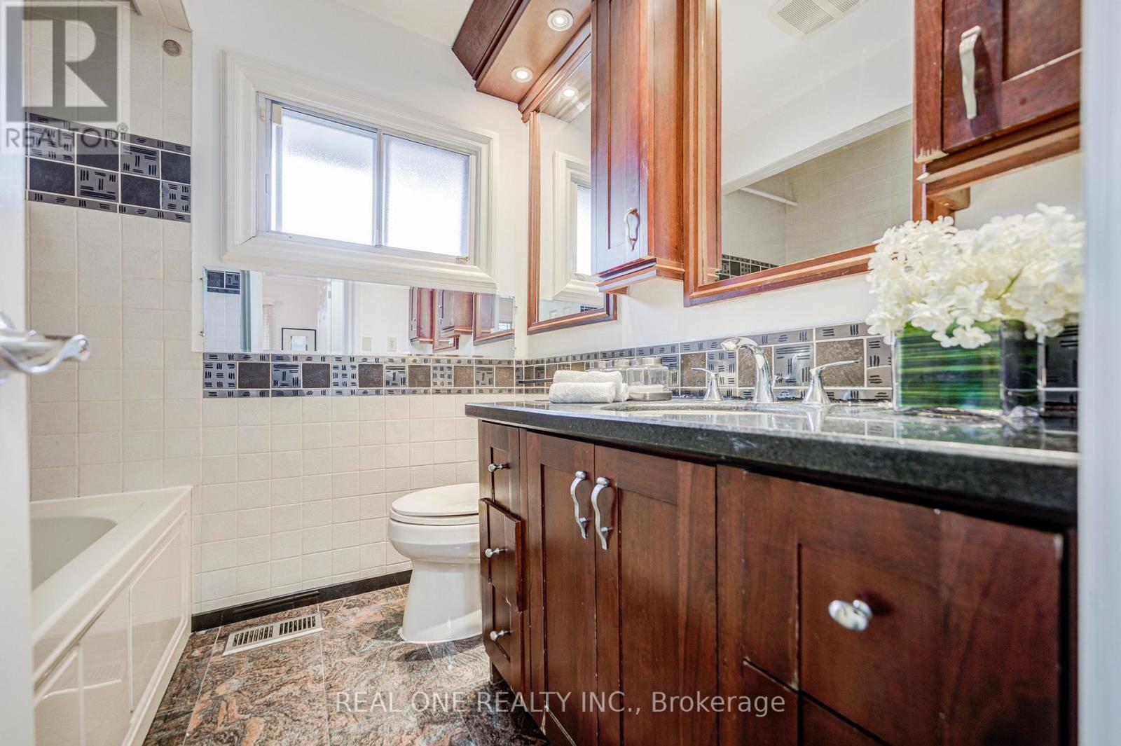 26 Elvaston Drive, Toronto, Ontario M4A 1M9 - Photo 23 - C12601700