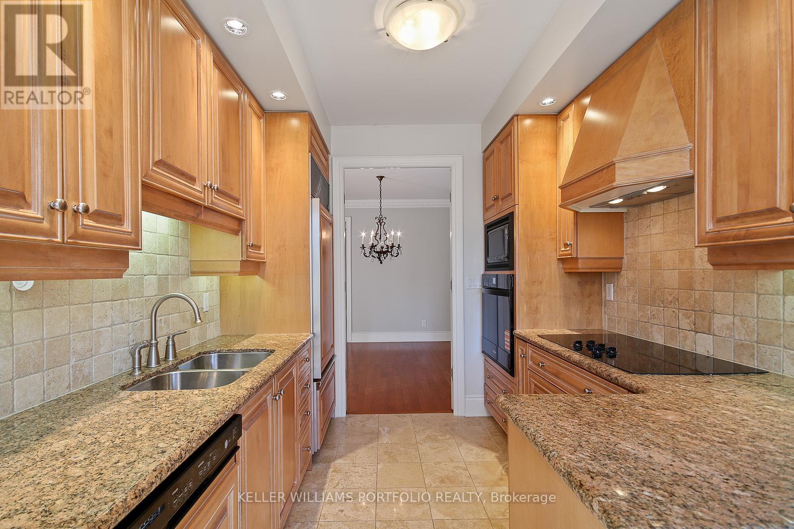 1003 - 10 Bellair Street, Toronto (Annex), Ontario  M5R 3T8 - Photo 12 - C12601744