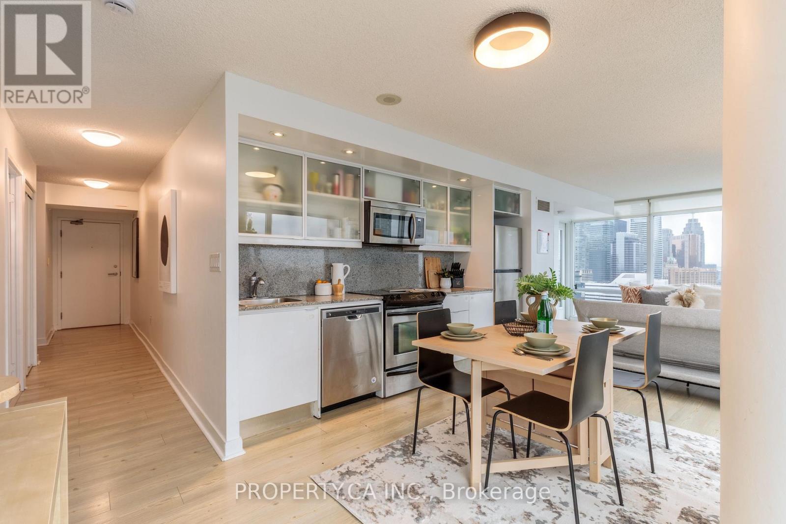 3606 - 25 Telegram Mews, Toronto, Ontario  M5V 3Z1 - Photo 2 - C12601774