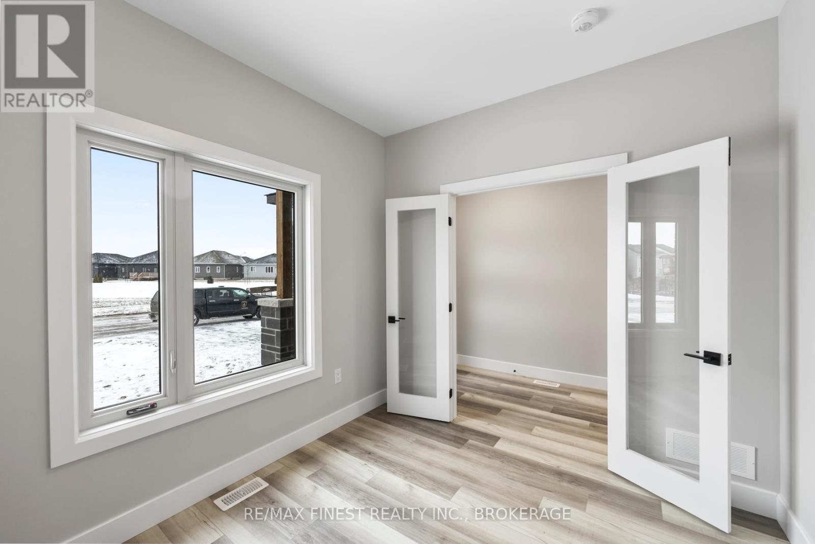 161 Creighton Drive, Loyalist, Ontario  K0K 2H0 - Photo 7 - X12598764