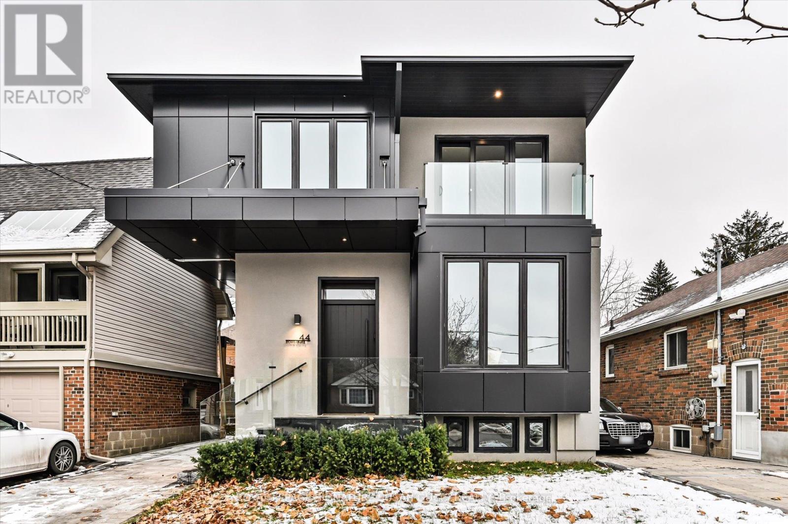 44 DORIS DRIVE, Toronto, Ontario