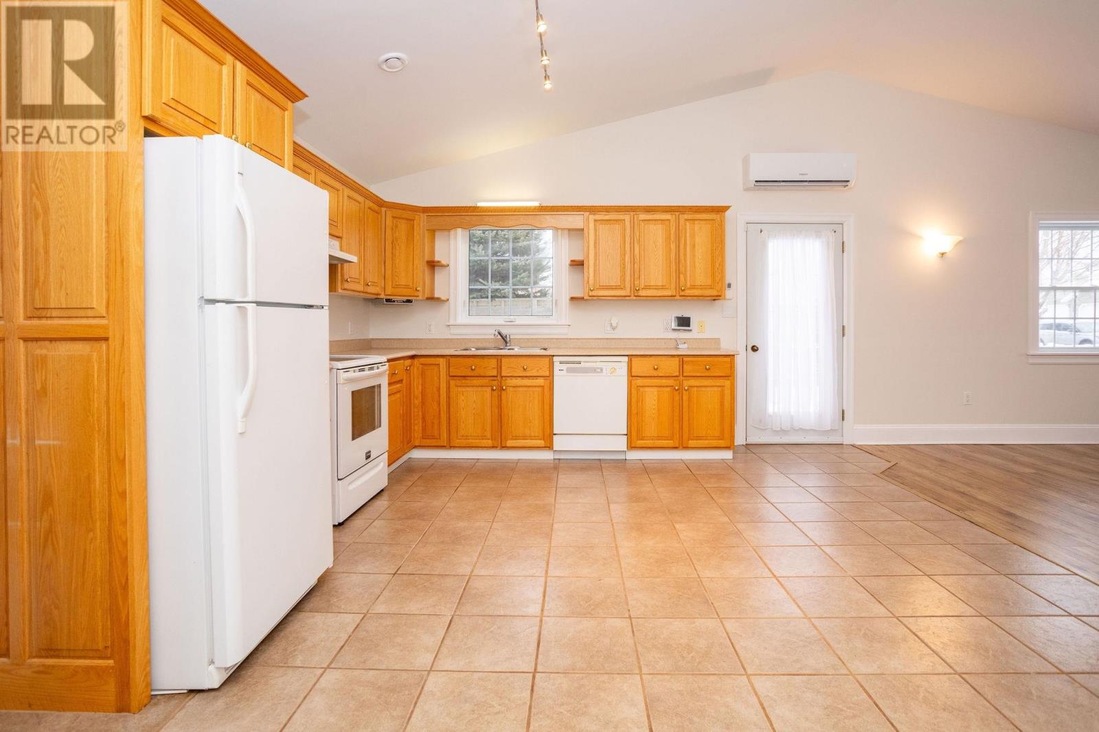 61 Marion Drive, Stratford, Prince Edward Island C1B 2A2 - Photo 7 - 202529052