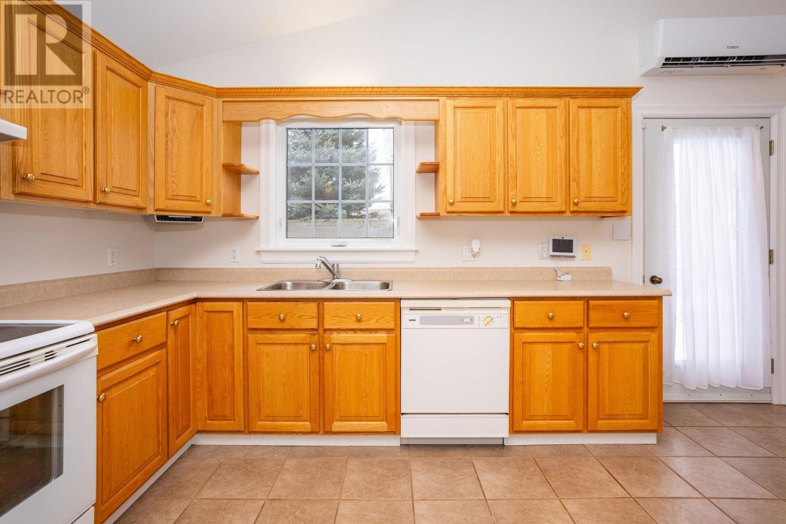 61 Marion Drive, Stratford, Prince Edward Island C1B 2A2 - Photo 8 - 202529052