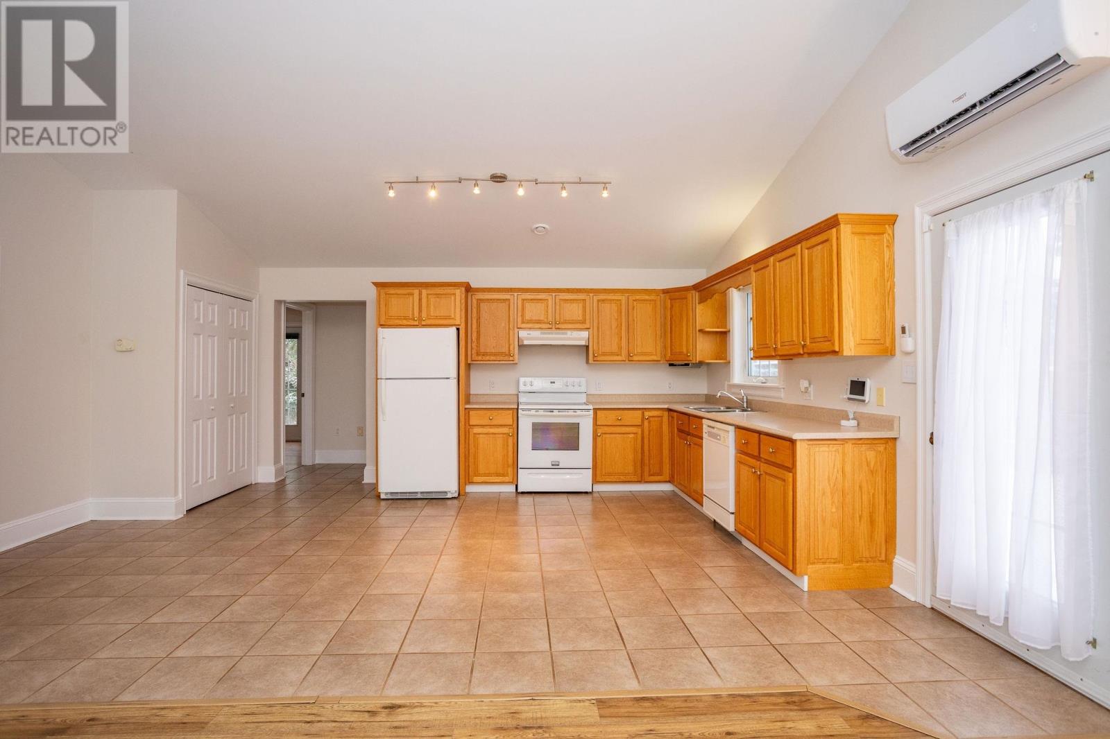 61 Marion Drive, Stratford, Prince Edward Island C1B 2A2 - Photo 9 - 202529052