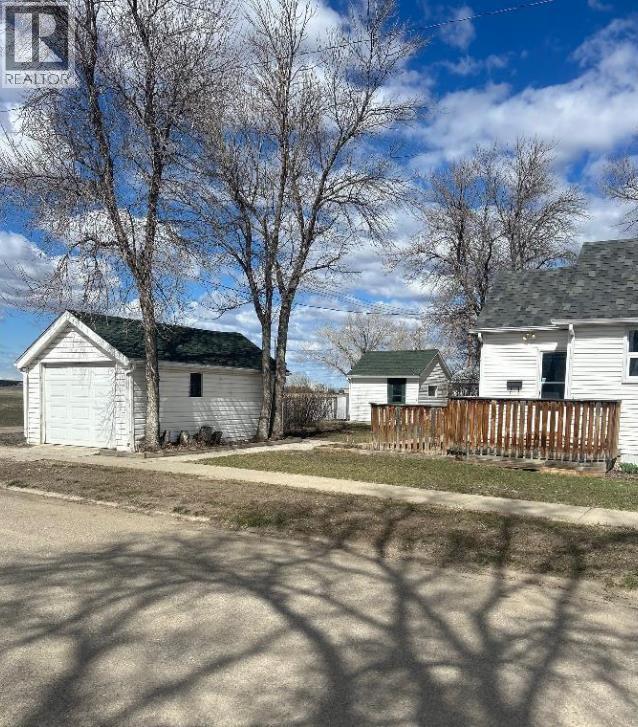 204 Grand Avenue, Carmangay, Alberta  T0L 0N0 - Photo 2 - A2268963