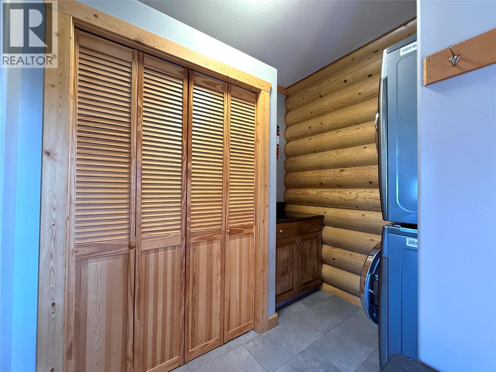 940 313th Drive, Kimberley, British Columbia V1A 3J8 - Photo 8 - 10337745