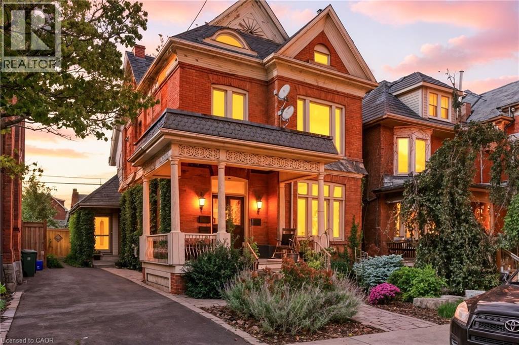 30 ONTARIO Avenue, Hamilton, Ontario