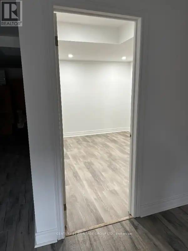 Lower - 7 Tarmack Avenue, Richmond Hill, Ontario  L4E 0E6 - Photo 12 - N12601728