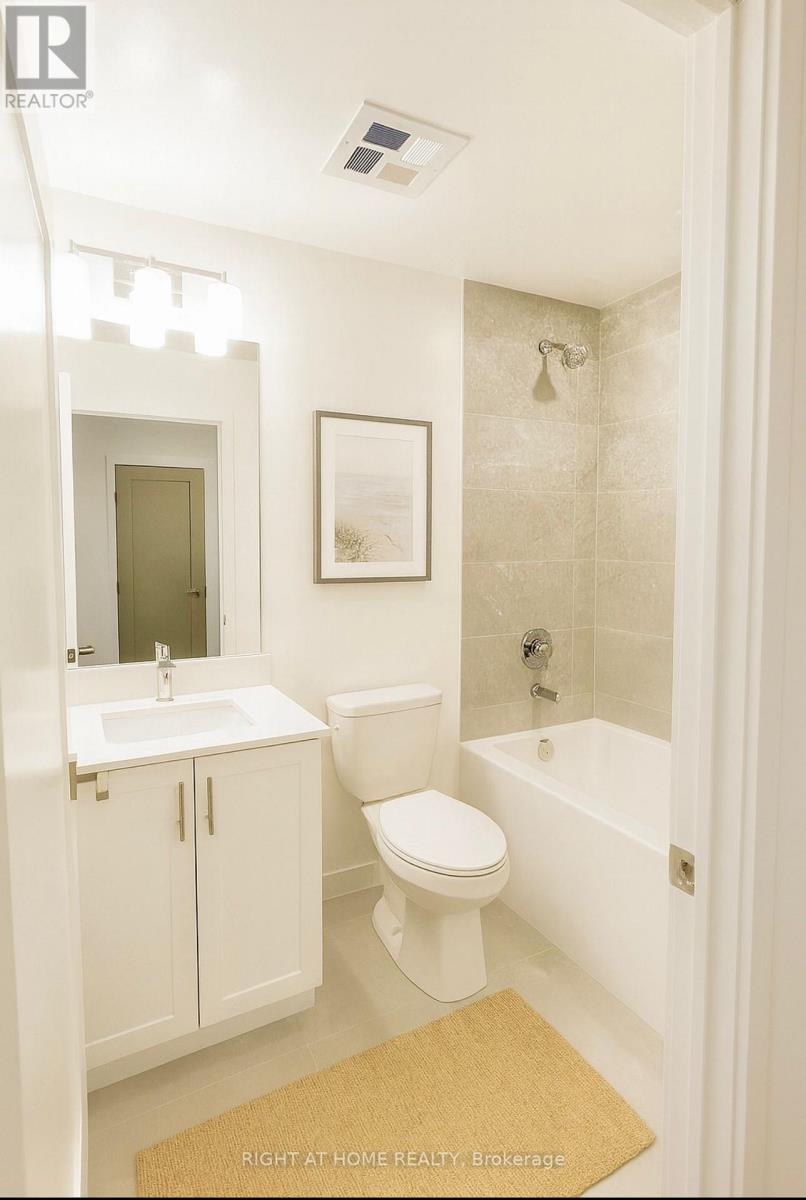 910 - 715 Davis Drive, Newmarket, Ontario  L3Y 0J2 - Photo 7 - N12601738