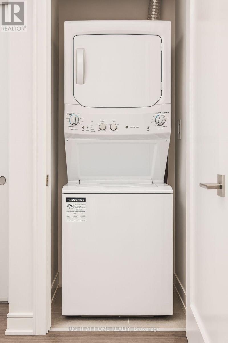 910 - 715 Davis Drive, Newmarket, Ontario  L3Y 0J2 - Photo 9 - N12601738