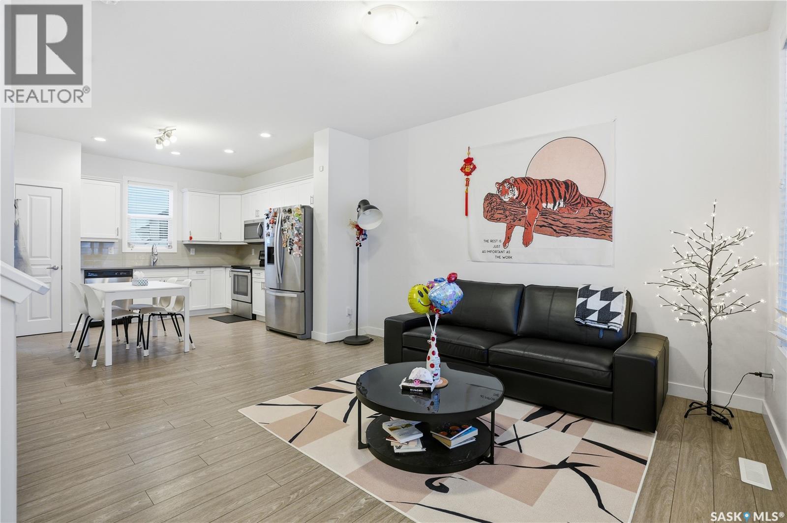 1044 Kolynchuk Crescent, Saskatoon, Saskatchewan  S7T 0X4 - Photo 4 - SK025178