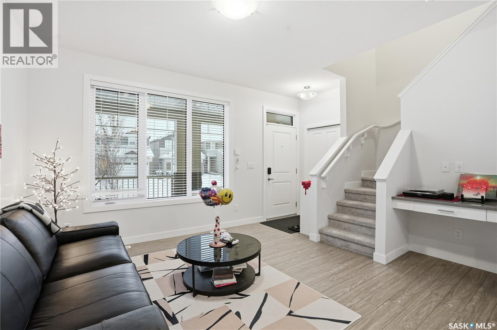 1044 Kolynchuk Crescent, Saskatoon, Saskatchewan  S7T 0X4 - Photo 6 - SK025178