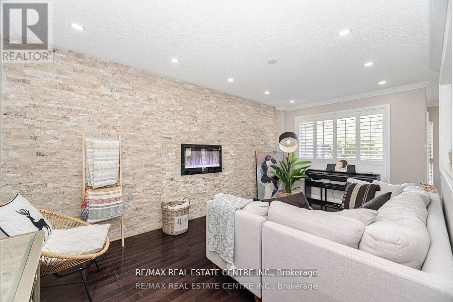 Upper - 8 Duffield Road, Brampton, Ontario  L7A 2P4 - Photo 14 - W12601734