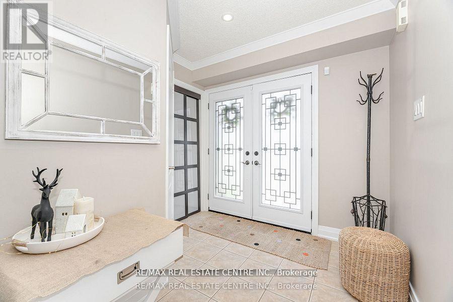 Upper - 8 Duffield Road, Brampton, Ontario  L7A 2P4 - Photo 5 - W12601734