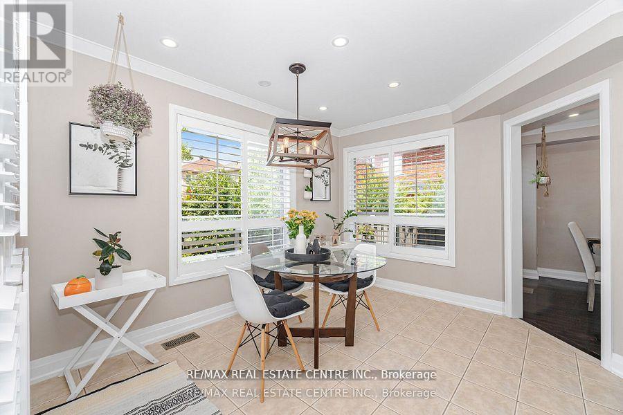 Upper - 8 Duffield Road, Brampton, Ontario  L7A 2P4 - Photo 8 - W12601734