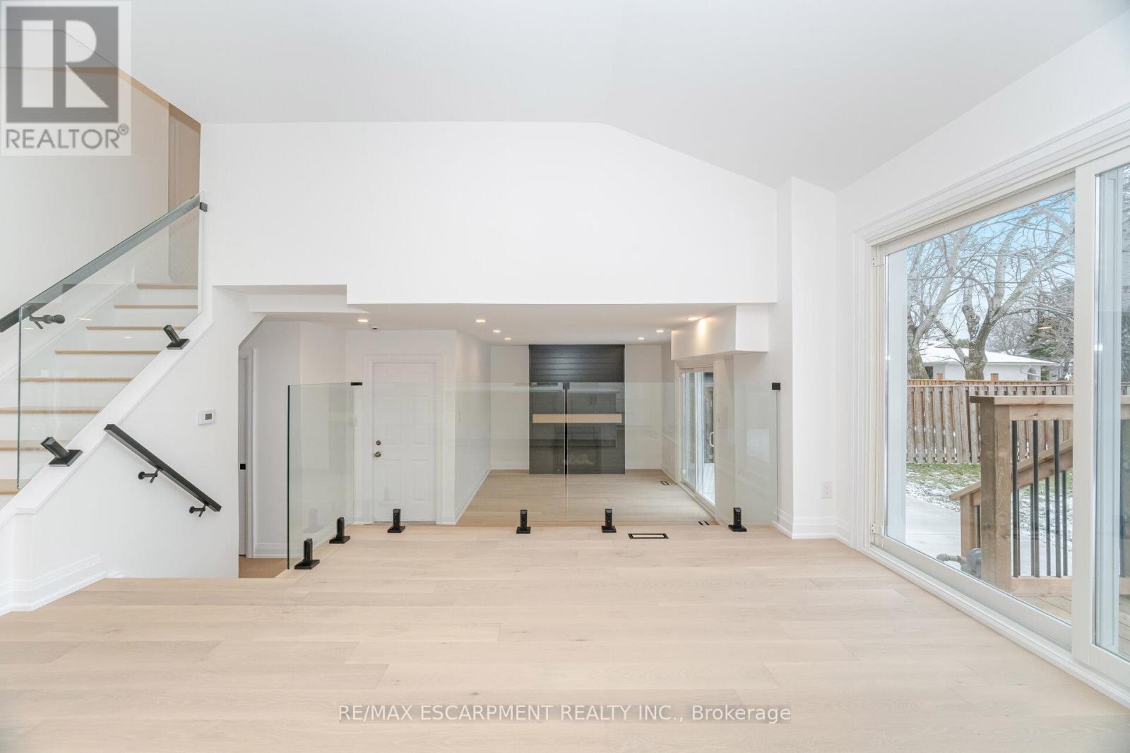 2276 Wyandotte Drive, Oakville, Ontario  L6L 2T5 - Photo 21 - W12601762