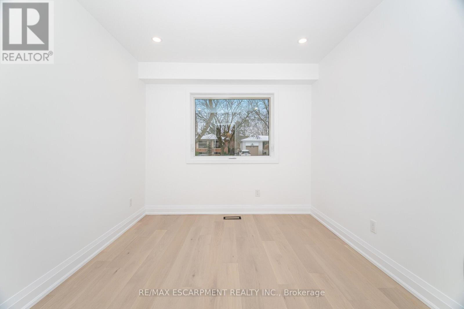 2276 Wyandotte Drive, Oakville, Ontario  L6L 2T5 - Photo 27 - W12601762