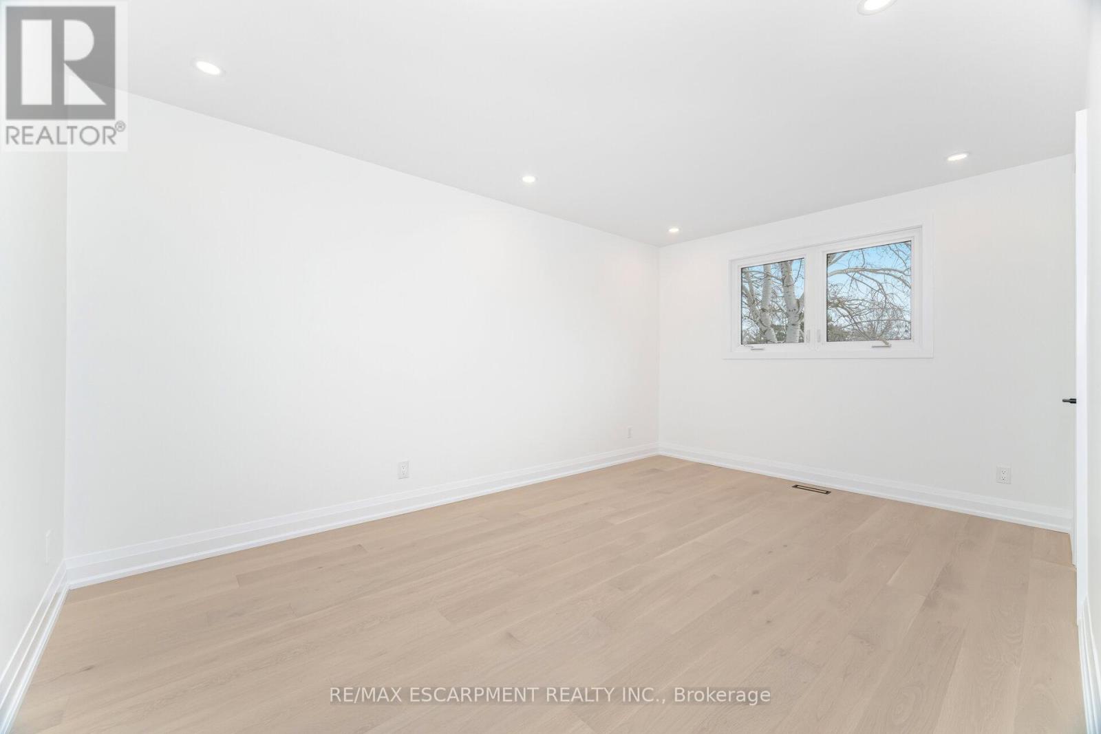 2276 Wyandotte Drive, Oakville, Ontario  L6L 2T5 - Photo 30 - W12601762