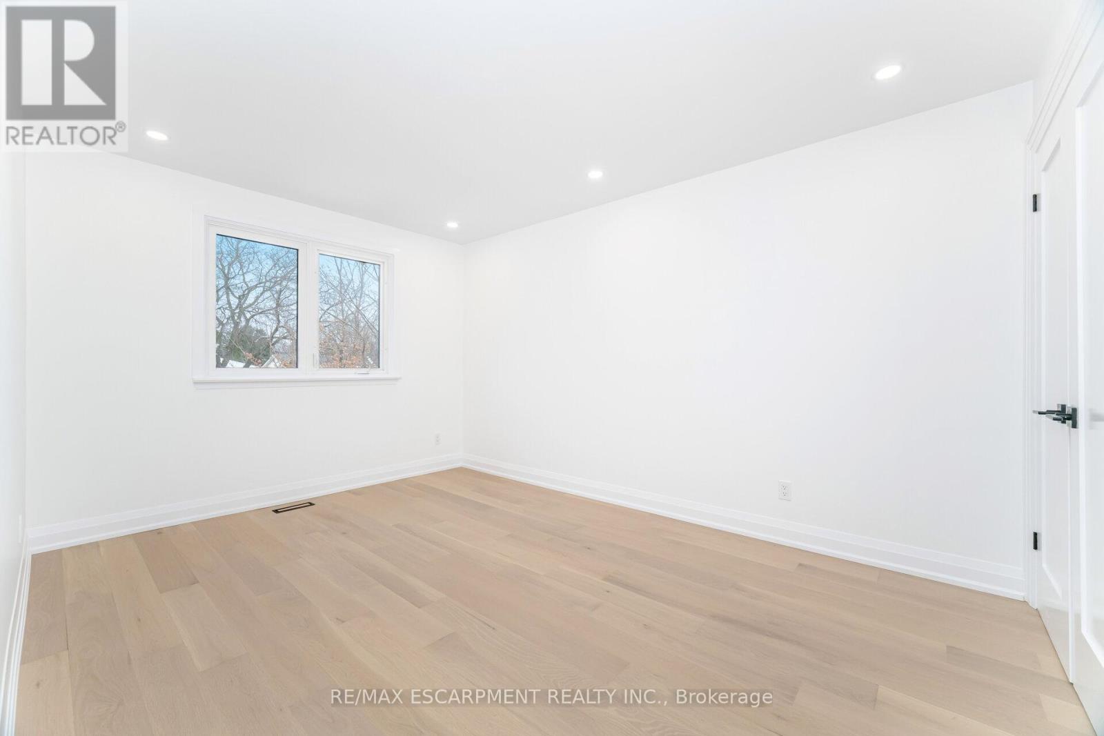 2276 Wyandotte Drive, Oakville, Ontario  L6L 2T5 - Photo 33 - W12601762