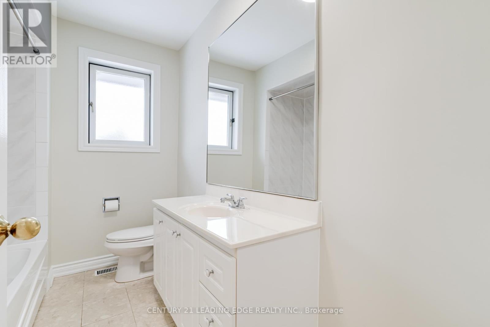 272 The West Mall, Toronto, Ontario M9C 1C5 - Photo 16 - W12601764