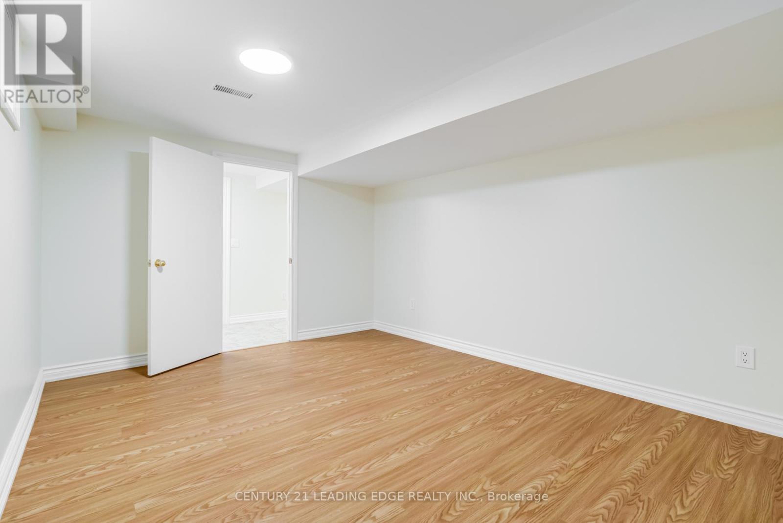 272 The West Mall, Toronto, Ontario M9C 1C5 - Photo 25 - W12601764