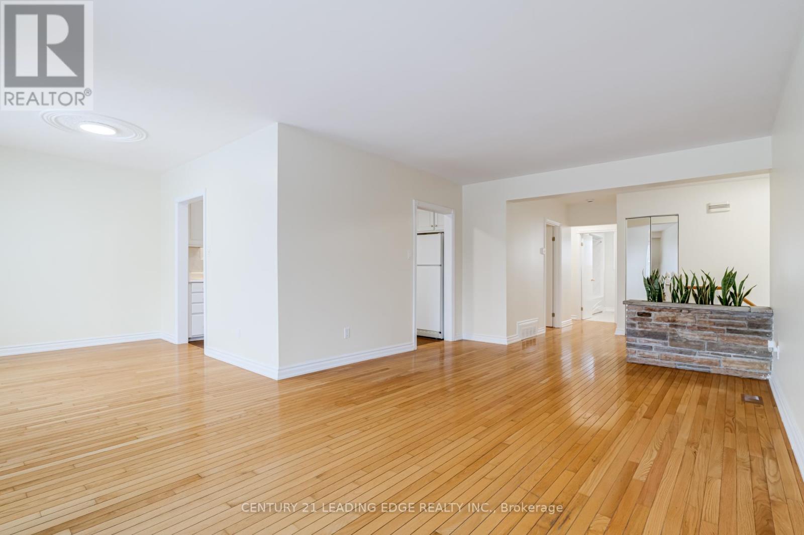 272 The West Mall, Toronto, Ontario M9C 1C5 - Photo 6 - W12601764