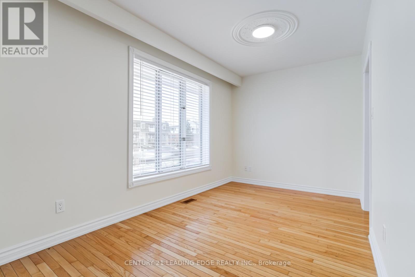 272 The West Mall, Toronto, Ontario M9C 1C5 - Photo 7 - W12601764