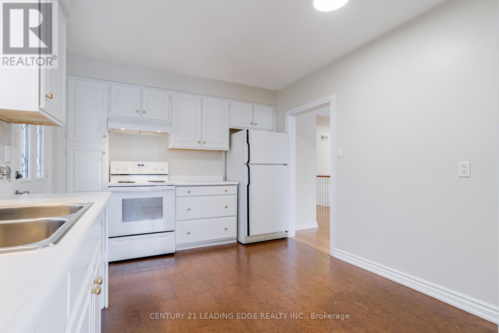 272 The West Mall, Toronto, Ontario M9C 1C5 - Photo 9 - W12601764