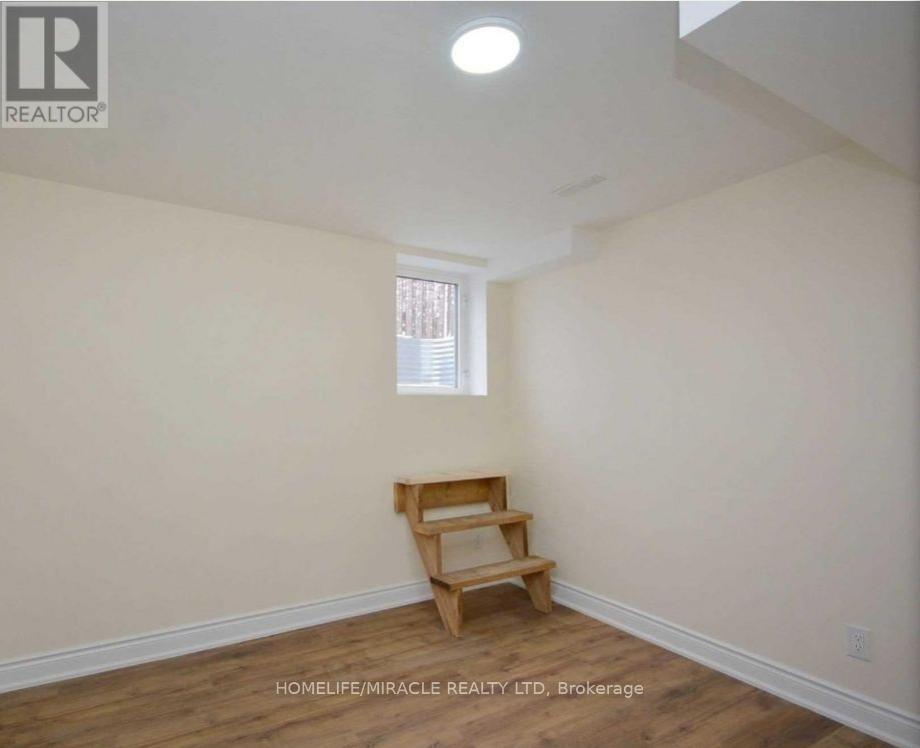 Bsmt - 833 Mays Crescent, Mississauga, Ontario  L5V 2G6 - Photo 10 - W12601766