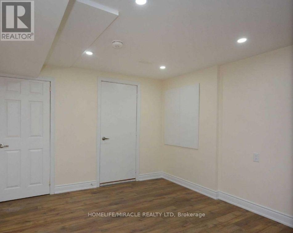 Bsmt - 833 Mays Crescent, Mississauga, Ontario  L5V 2G6 - Photo 11 - W12601766