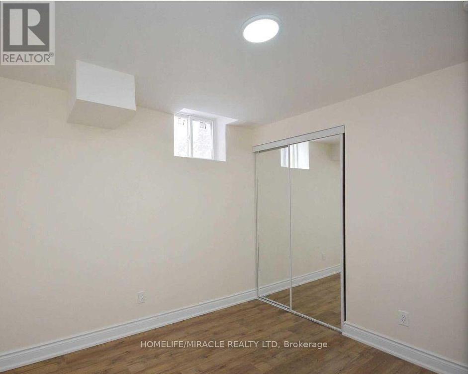 Bsmt - 833 Mays Crescent, Mississauga, Ontario  L5V 2G6 - Photo 12 - W12601766