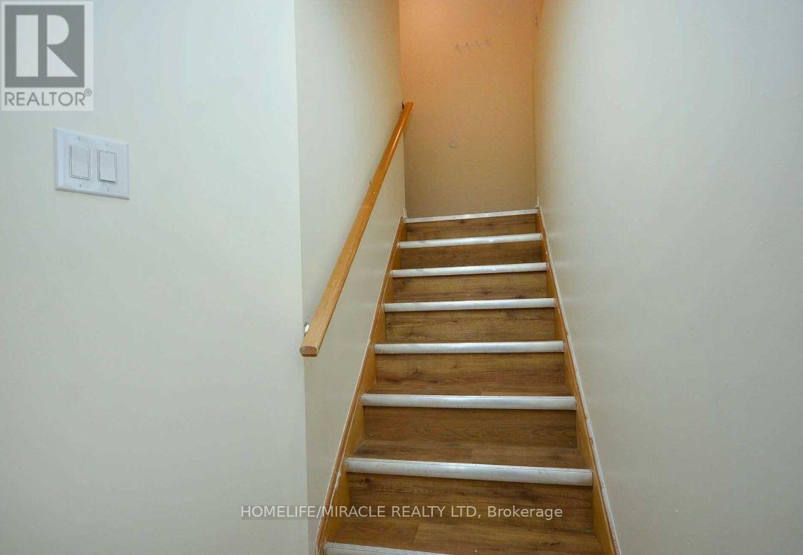 Bsmt - 833 Mays Crescent, Mississauga, Ontario  L5V 2G6 - Photo 4 - W12601766