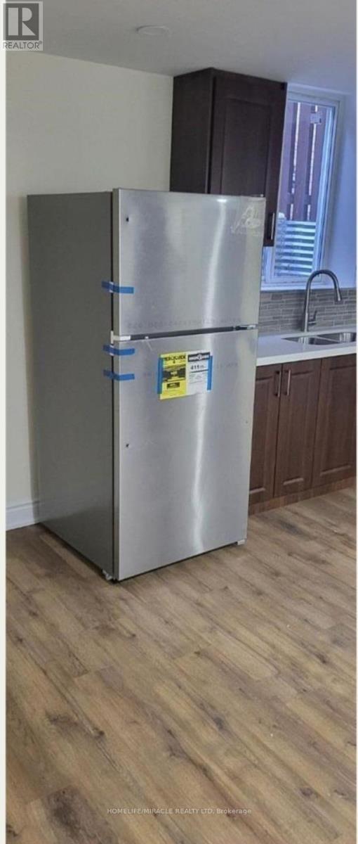 Bsmt - 833 Mays Crescent, Mississauga, Ontario  L5V 2G6 - Photo 7 - W12601766