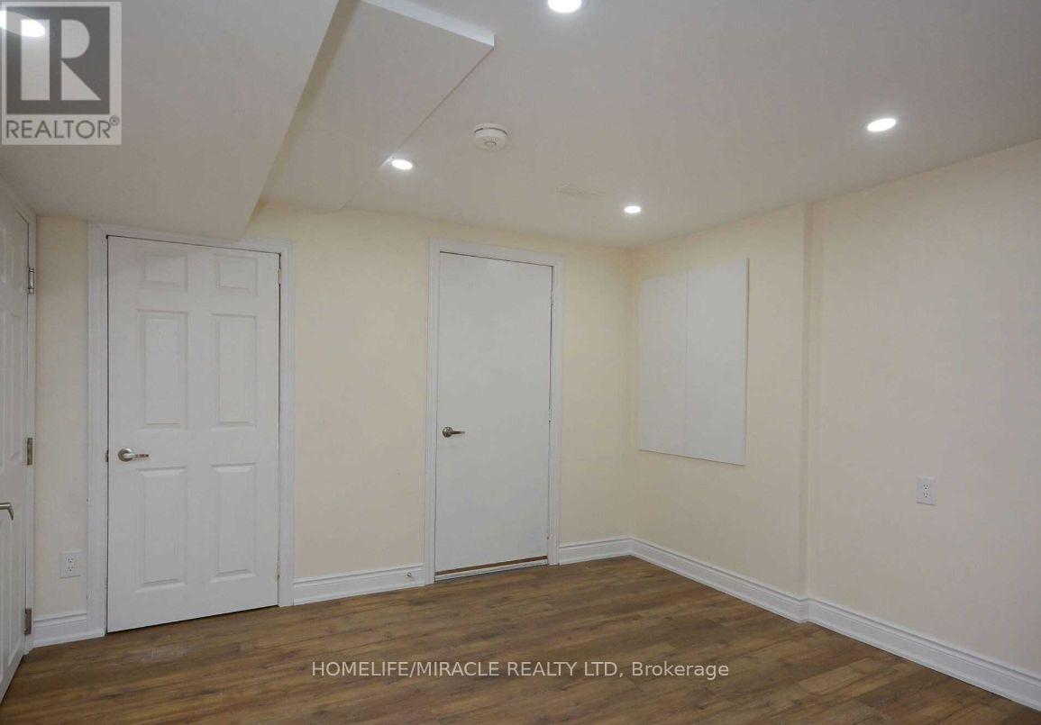 Bsmt - 833 Mays Crescent, Mississauga, Ontario  L5V 2G6 - Photo 9 - W12601766