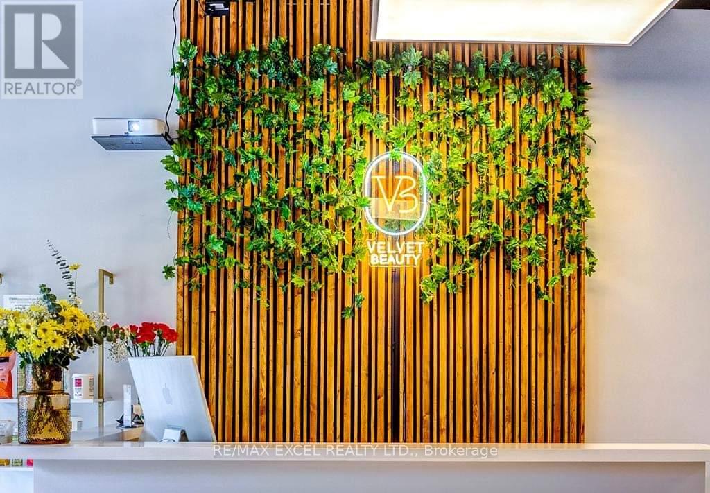 1883 Queen Street E, Toronto, Ontario  M4L 1H3 - Photo 2 - E12601046