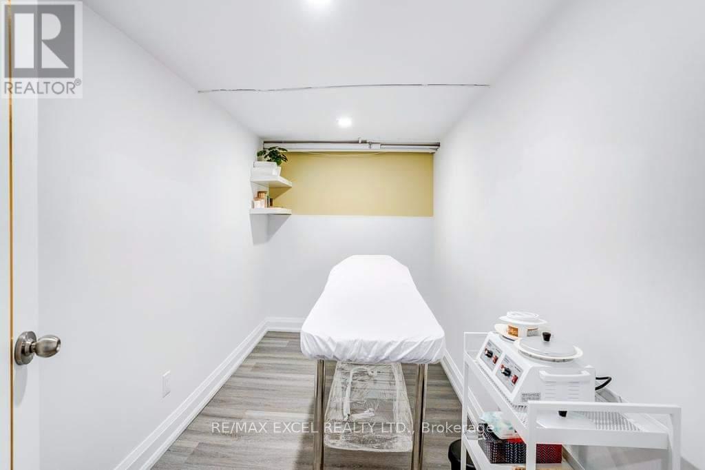 1883 Queen Street E, Toronto, Ontario  M4L 1H3 - Photo 5 - E12601046