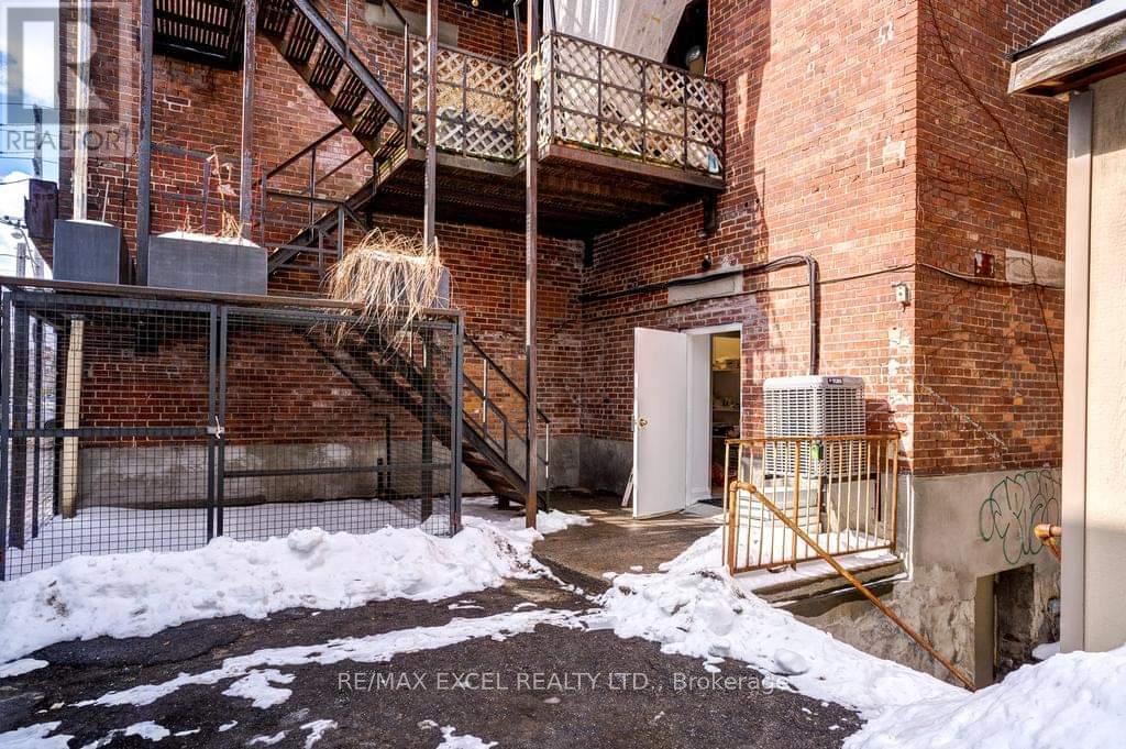 1883 Queen Street E, Toronto, Ontario  M4L 1H3 - Photo 6 - E12601046