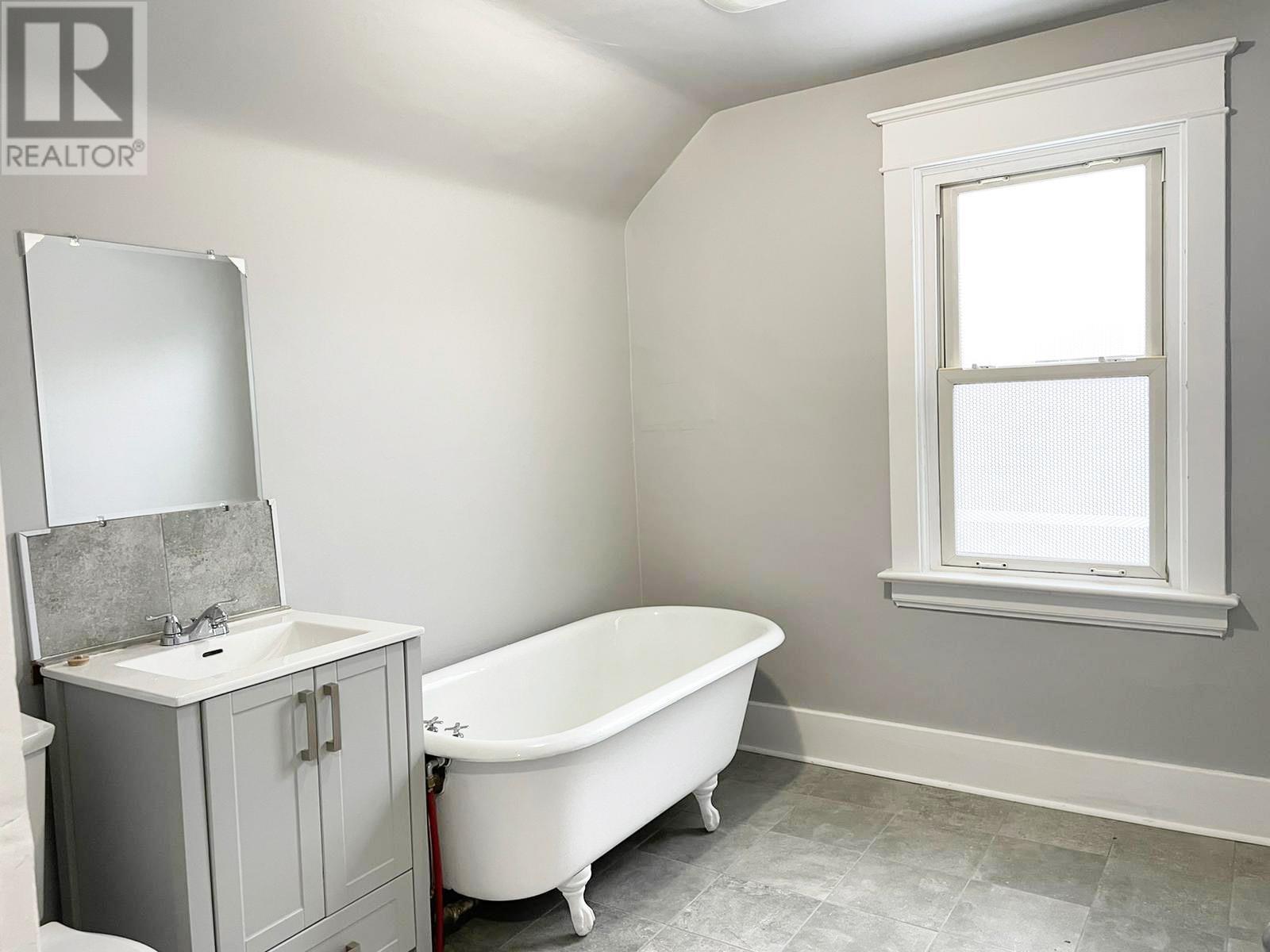 144 Central Park Ave, Sault Ste. Marie, Ontario P6A 1K6 - Photo 10 - SM252922