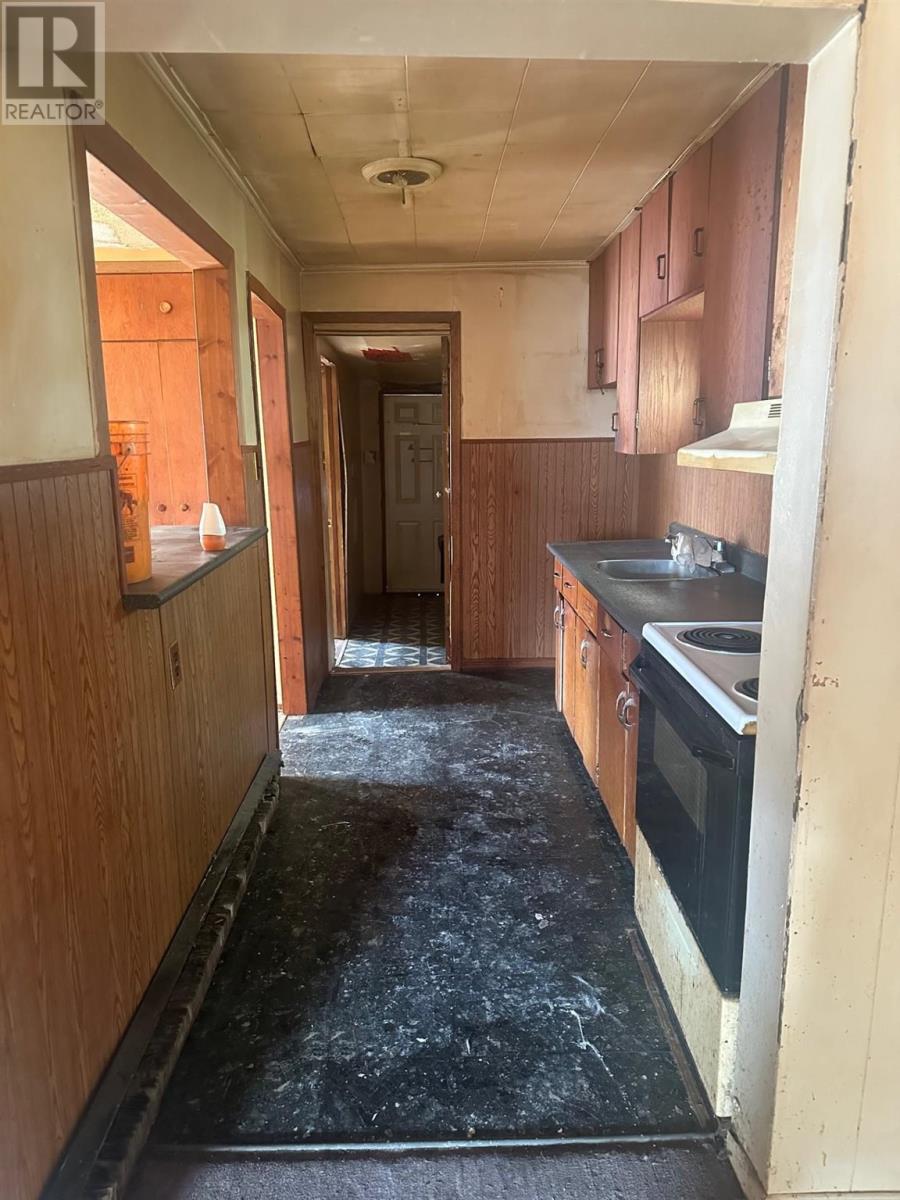 335 Heron St, Thunder Bay, Ontario  P7C 2M7 - Photo 2 - TB253616