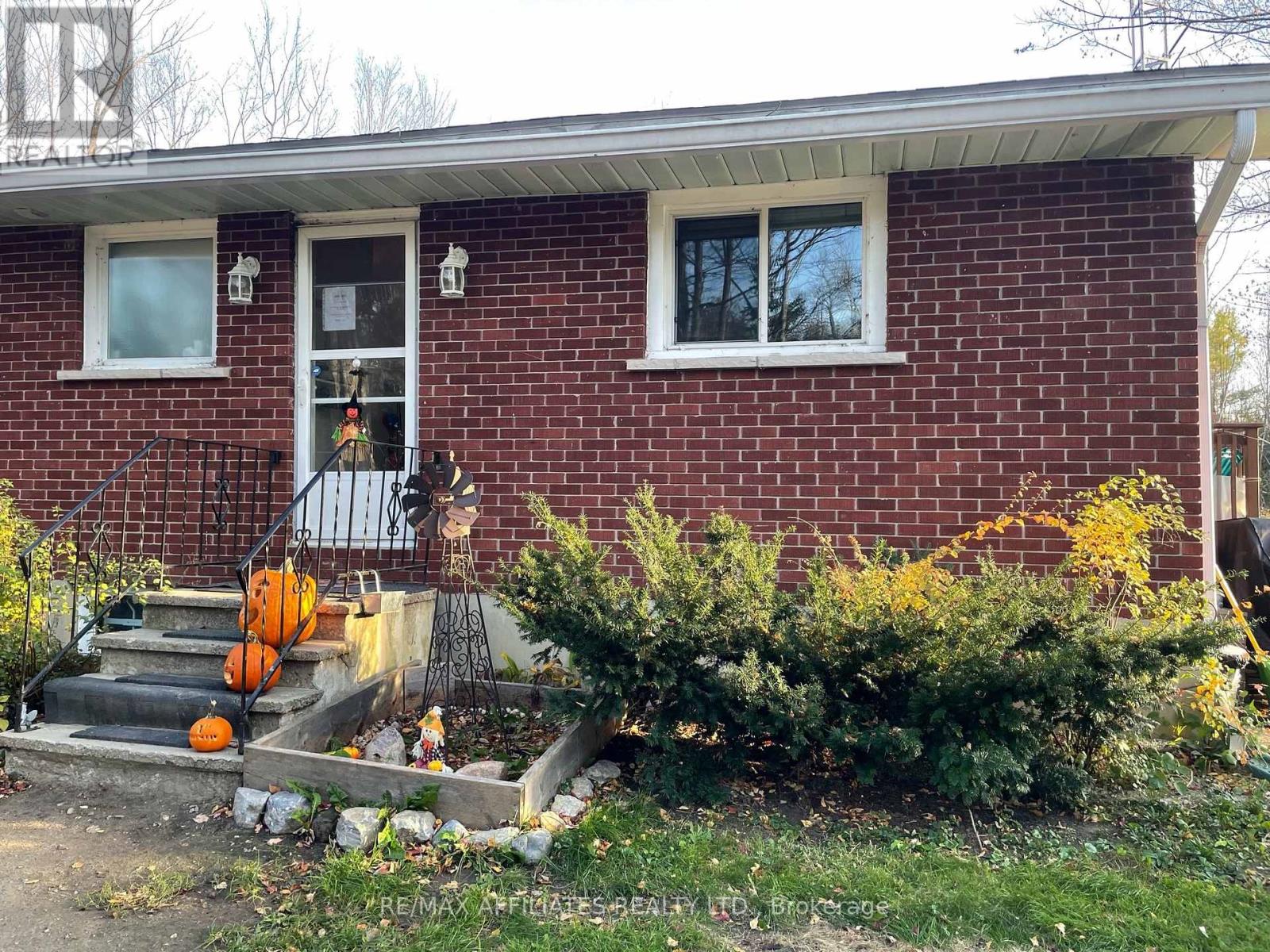 Unit B - 4918 Leitrim Road, Ottawa, Ontario  K0A 1K0 - Photo 2 - X12601790